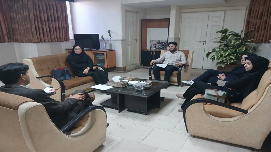 با عنایت به فرارسیدن ایام اربعین حسینی وباتوجه به اهمیت برنامه کنترل و پیشگیری نظام مراقبت سندرمیک بیماریهای واگیر در خصوص زائرین اربعین 